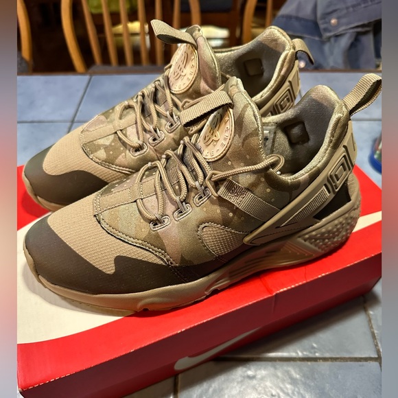 Nike Air Huarache Utility - Picture 5 of 6